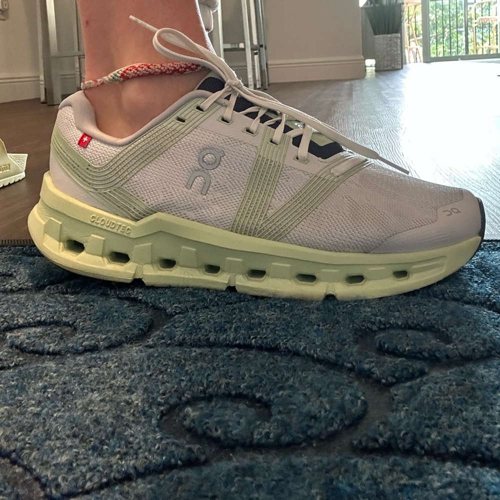 Women’s On Cloud Sneakers